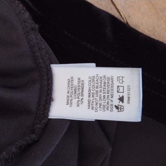 1 State Black Velvet V Neck Mini Dress w Faux Feather Sleeves - Picture 6 of 12